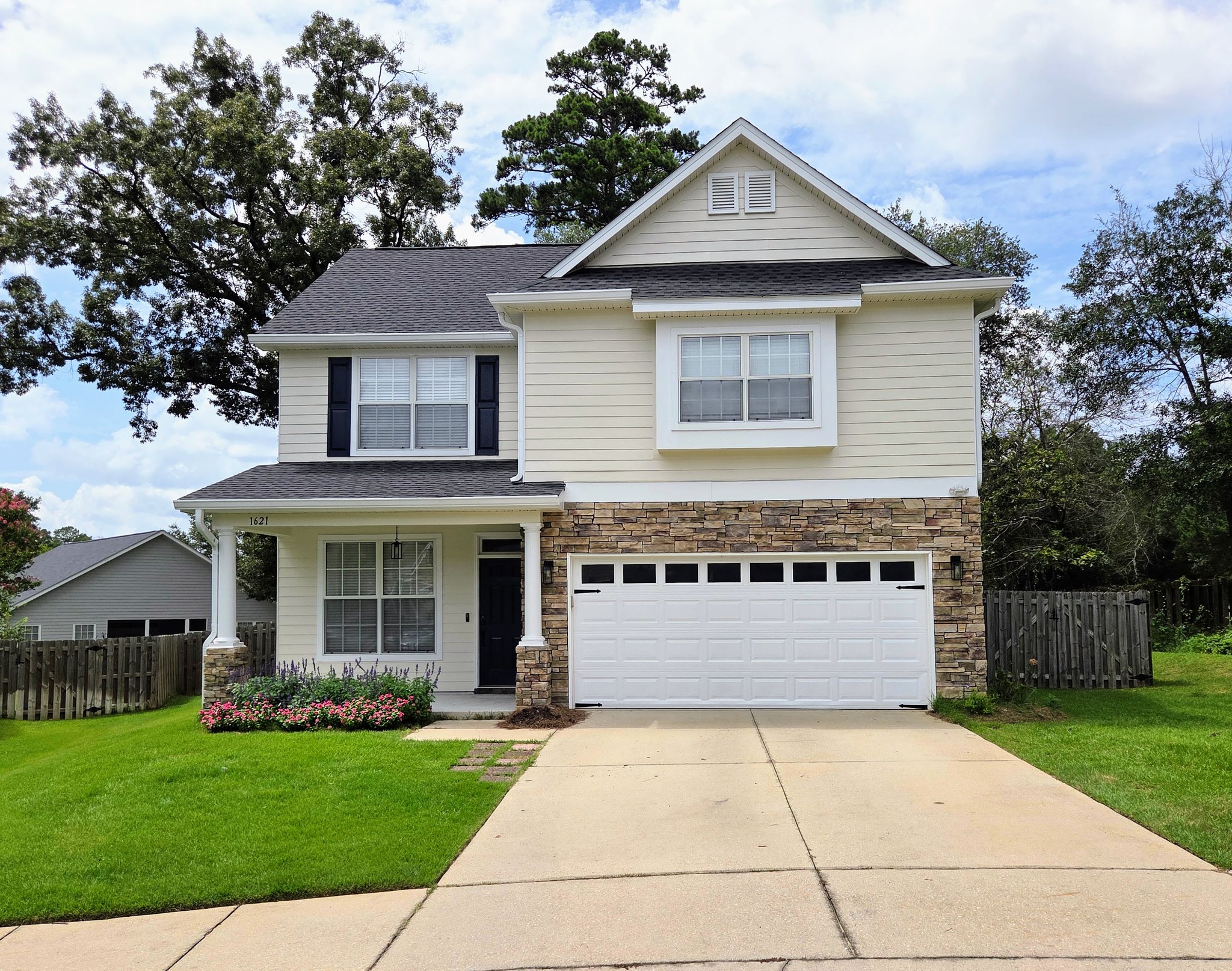 Tallahassee House: 1621 Shadowmoss Ave