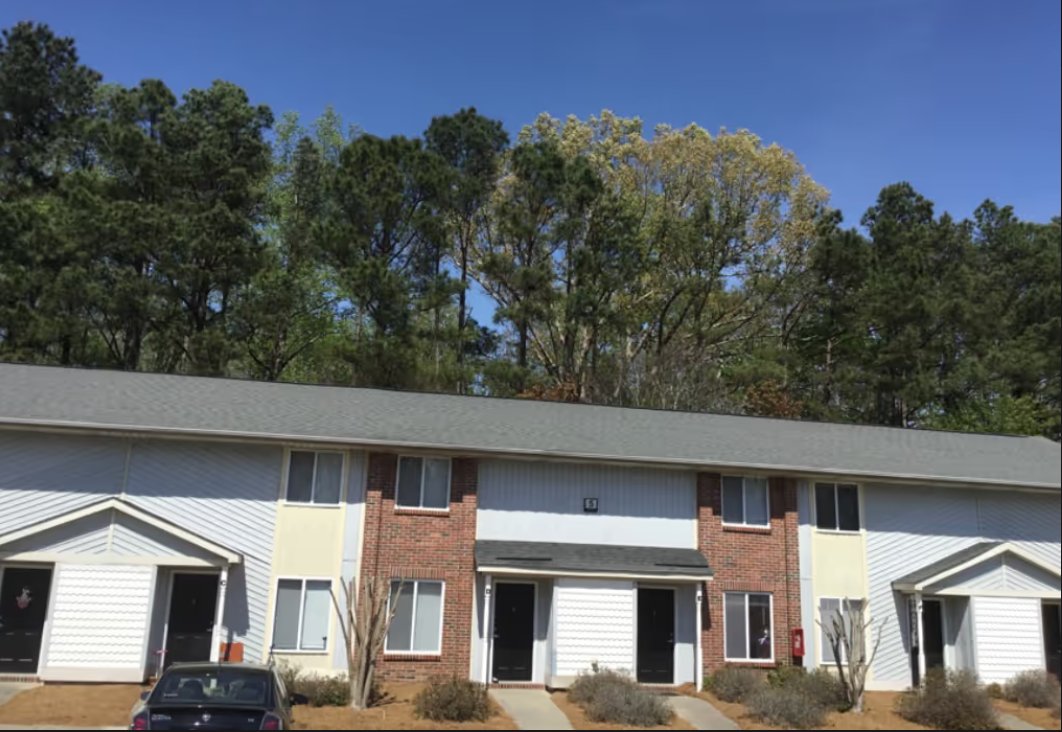 Lexington Apartment: 301 Roberts St.