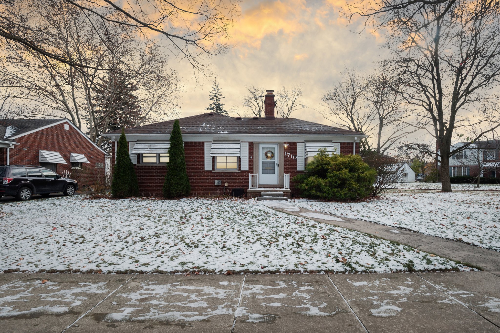 Birmingham House: 1710 Sheffield Rd