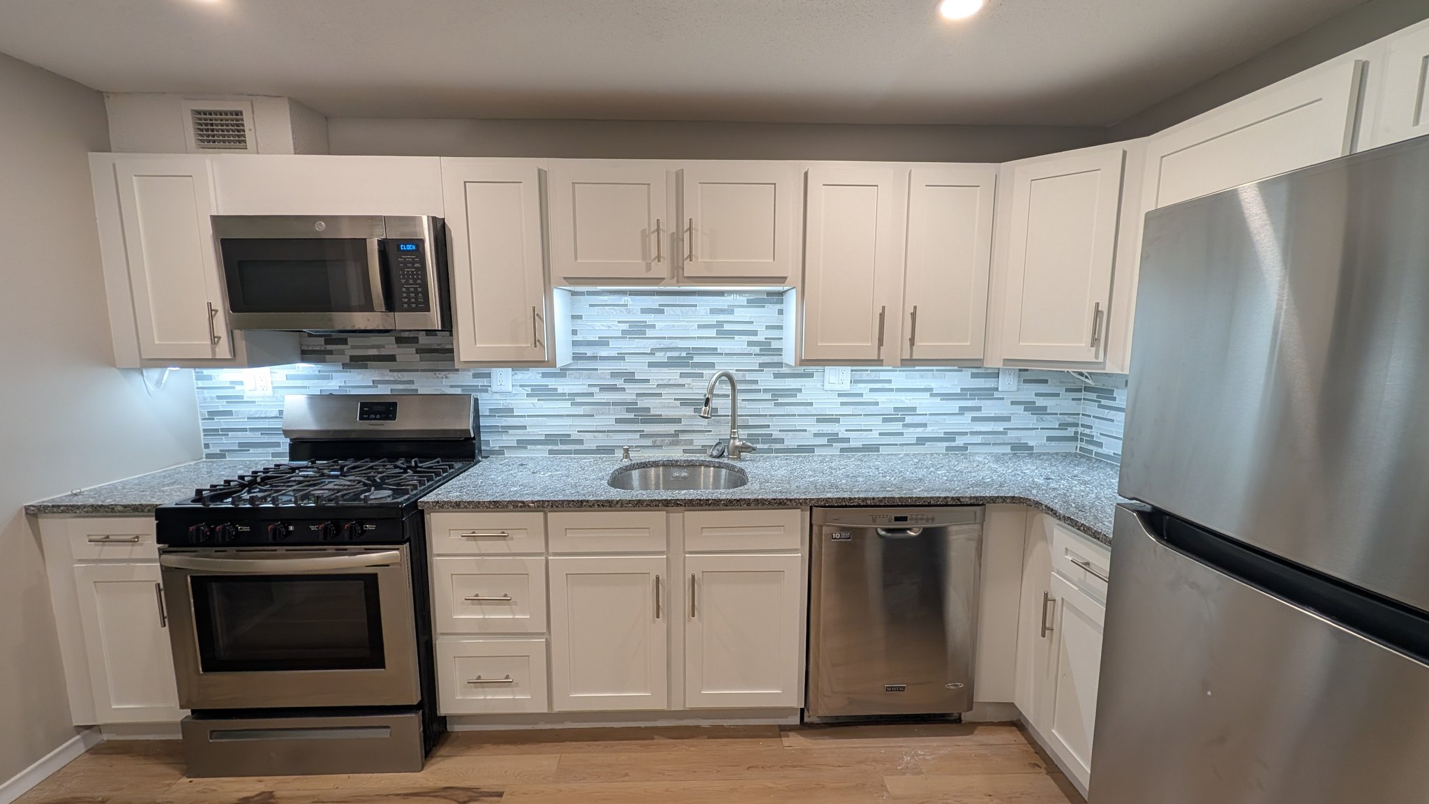 Avon Condo: 48 Avonwood Rd
