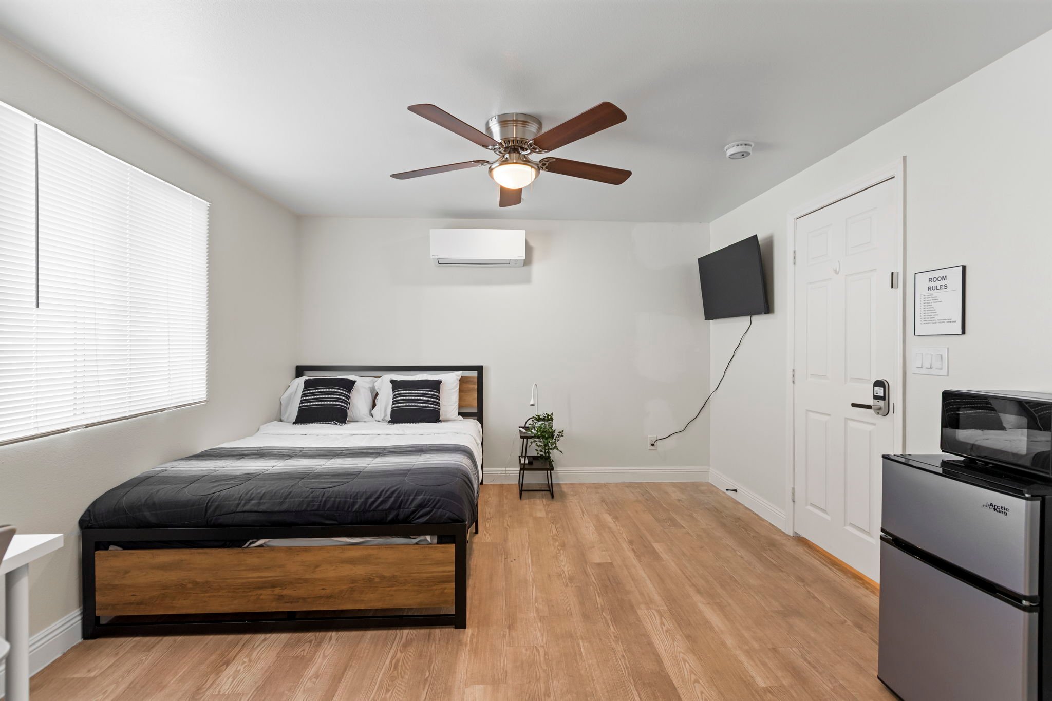 Las Vegas Single Room: 2417 East Wilson Ave