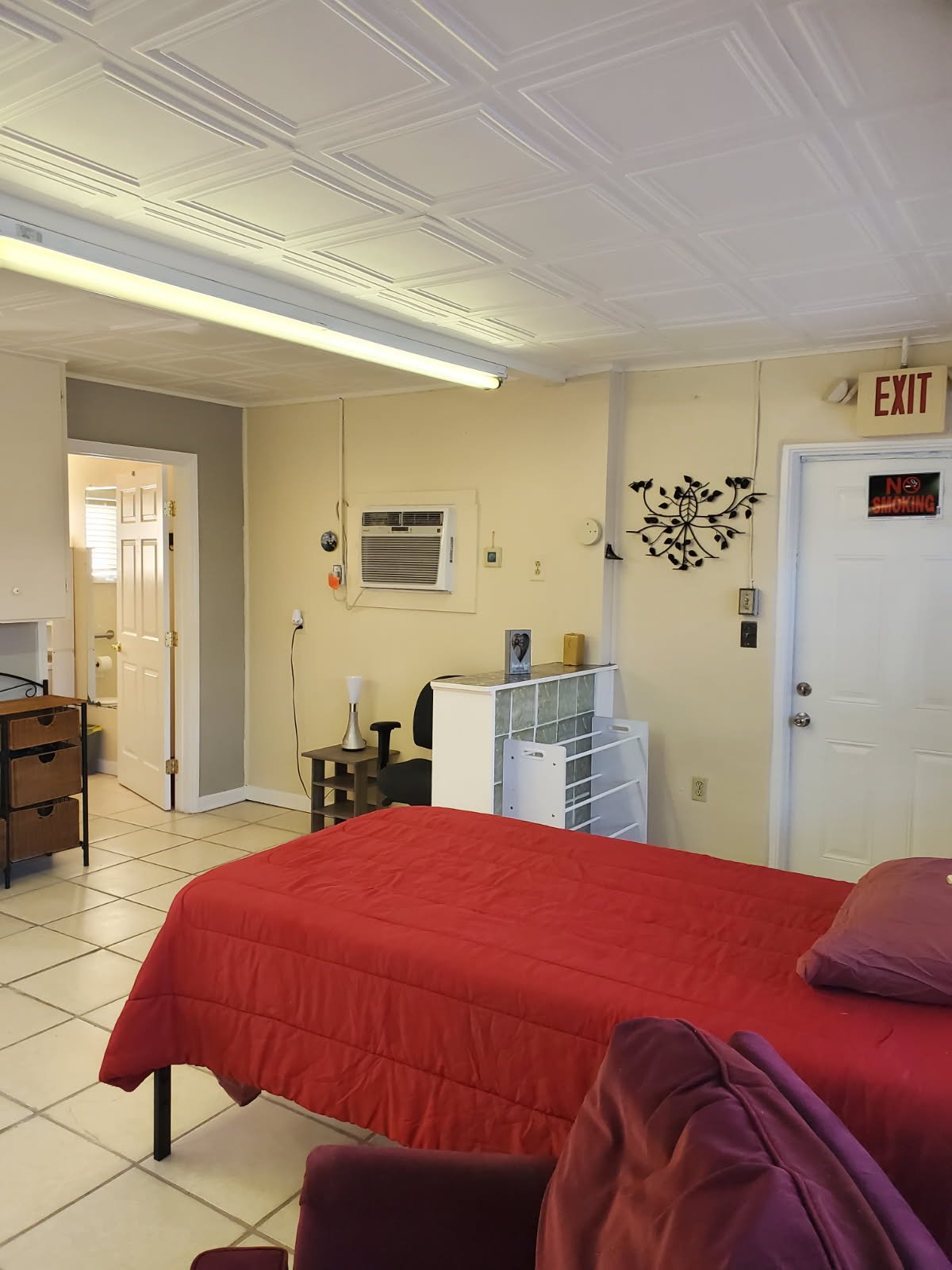 Leesburg Other: 321 S 2nd St