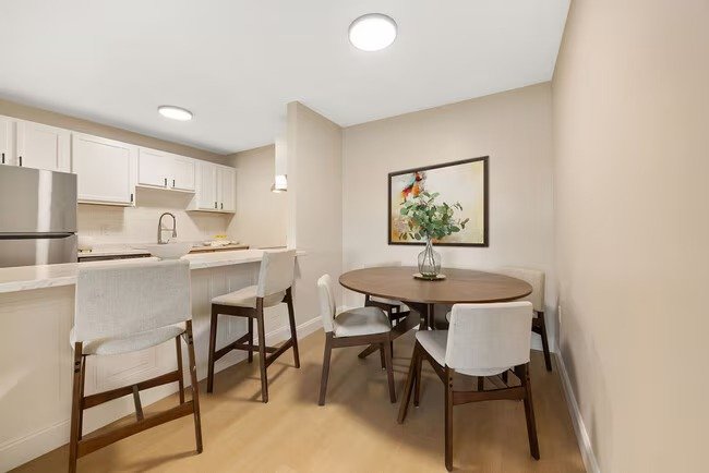 liverpool Apartment: 1150 Vine