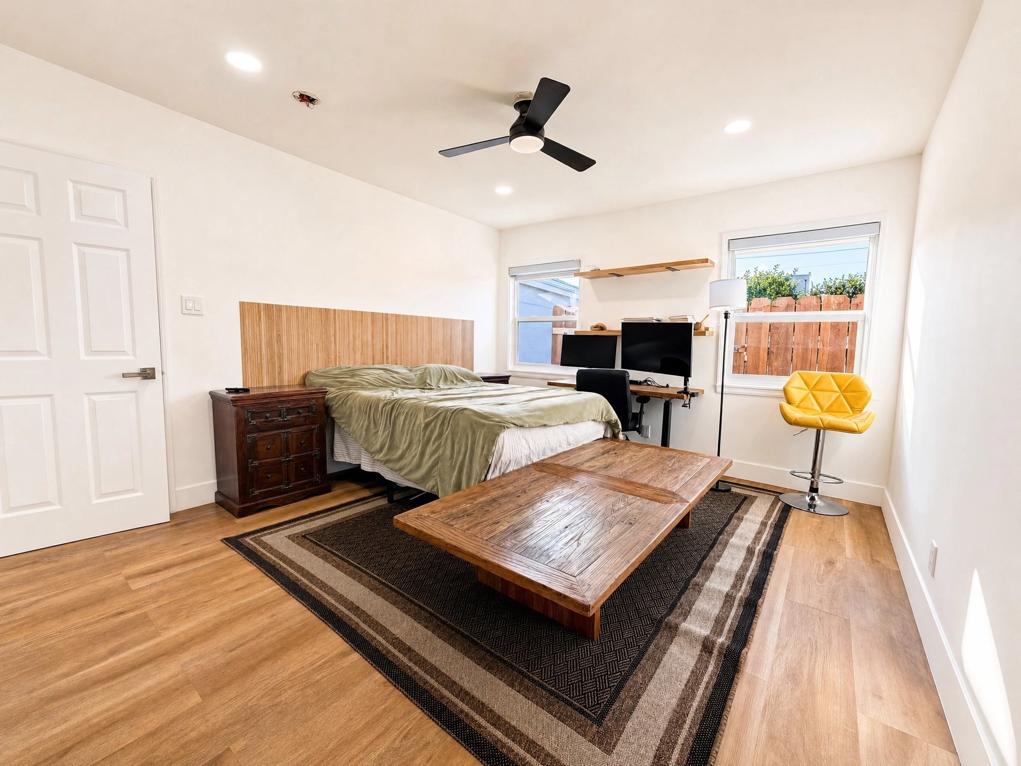 Los Angeles Apartment: 6001 Dauphin Ave
