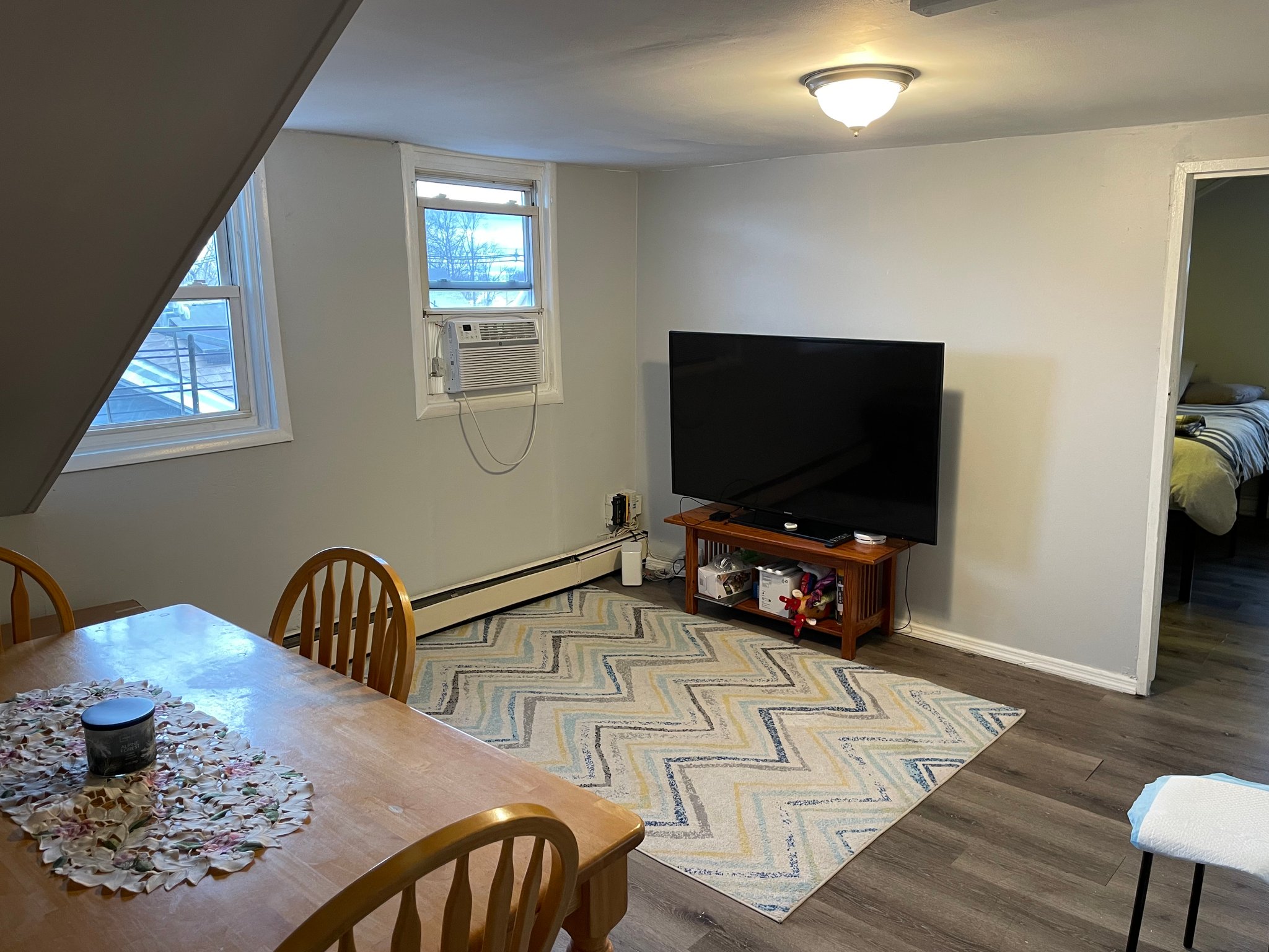 Roselle Multiplex: 318 E 1st Avenue