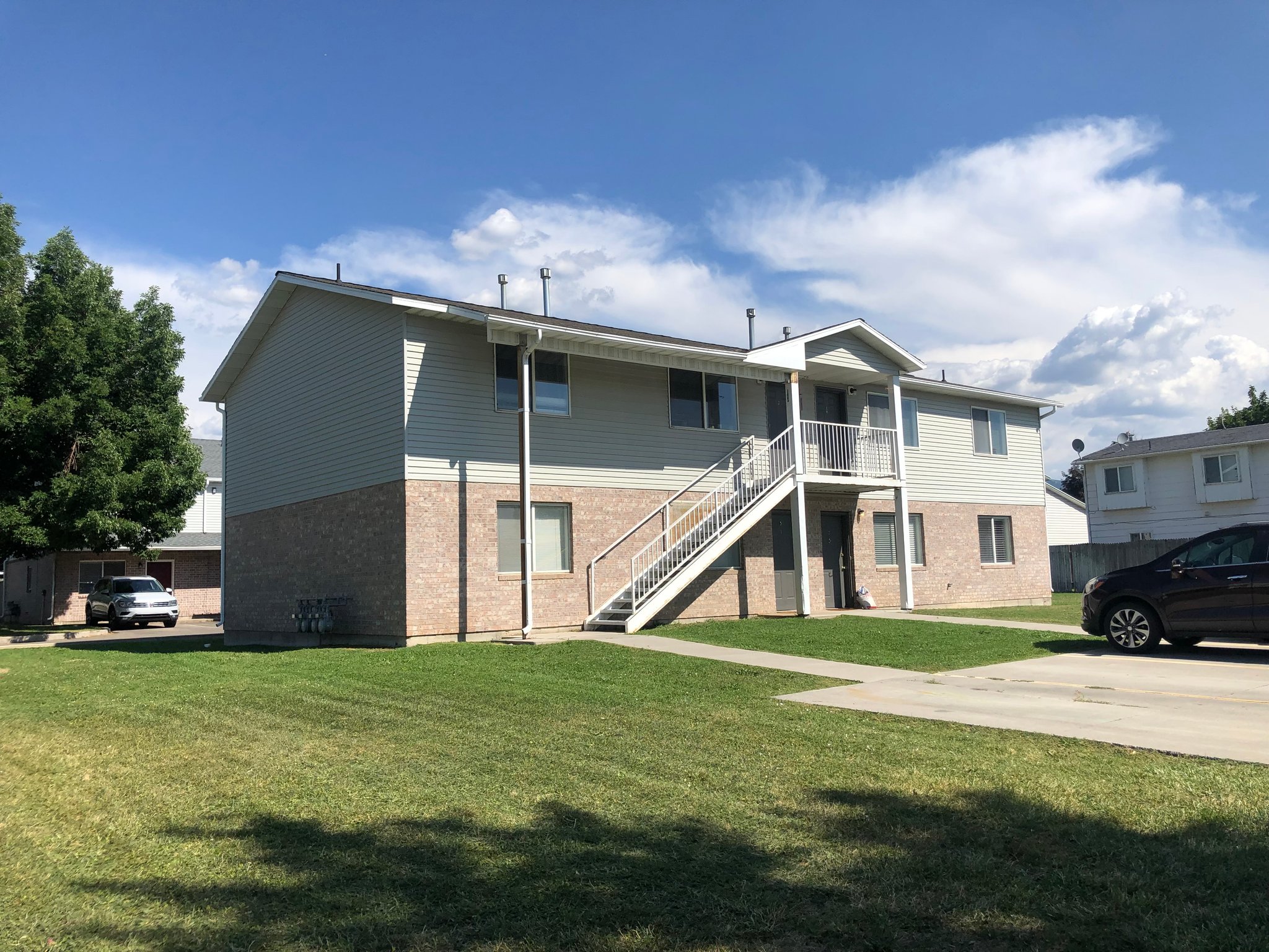 Logan Apartment: 148 W 1140 N