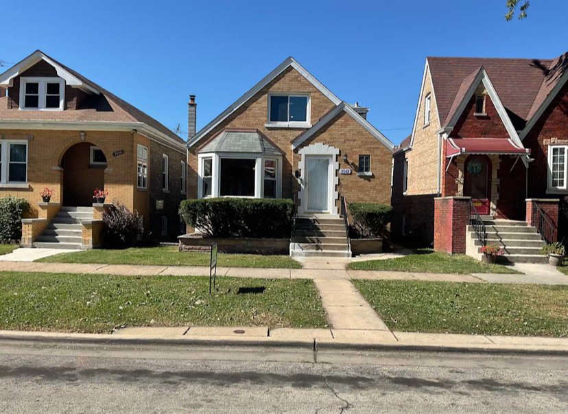 Berwyn House: 3542 Wesley Ave