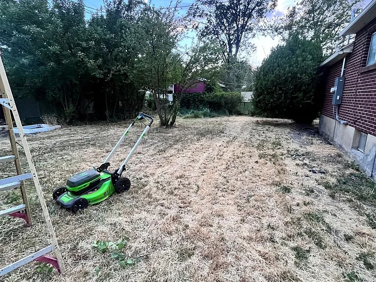 Salt Lake City House: 1415 W Riverside Cir