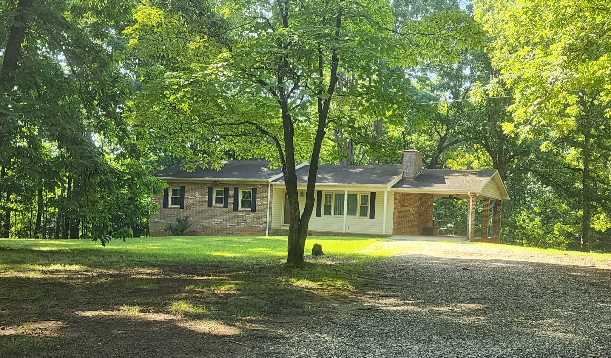 Appomattox House: 342 Trents Mill Rd
