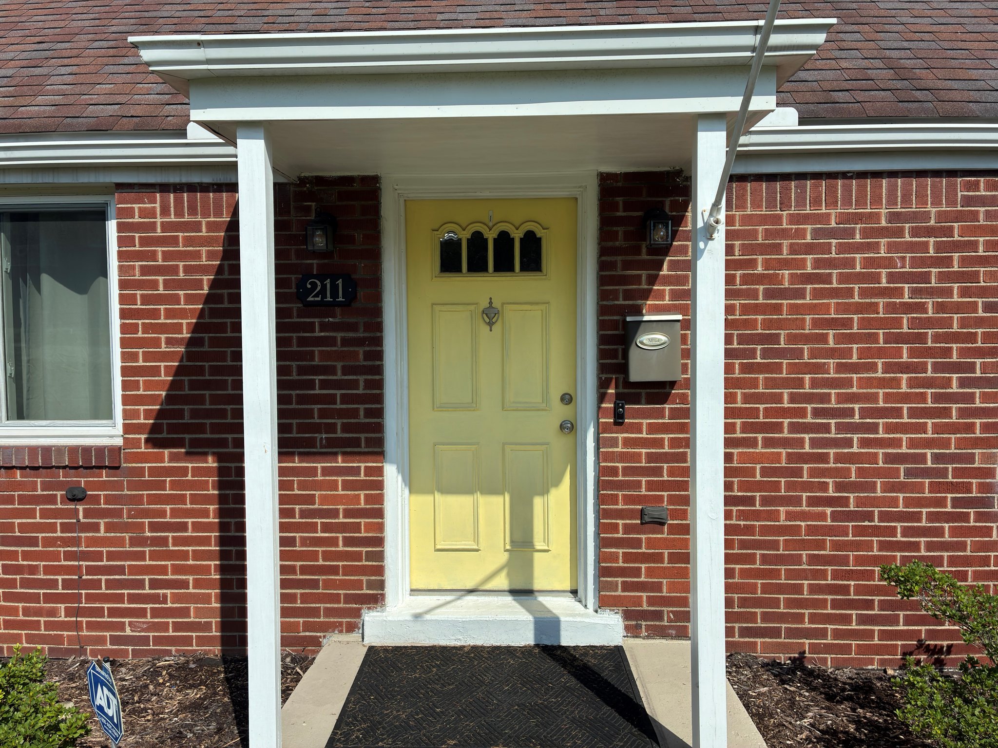 Irwin House: 211 Verdant St