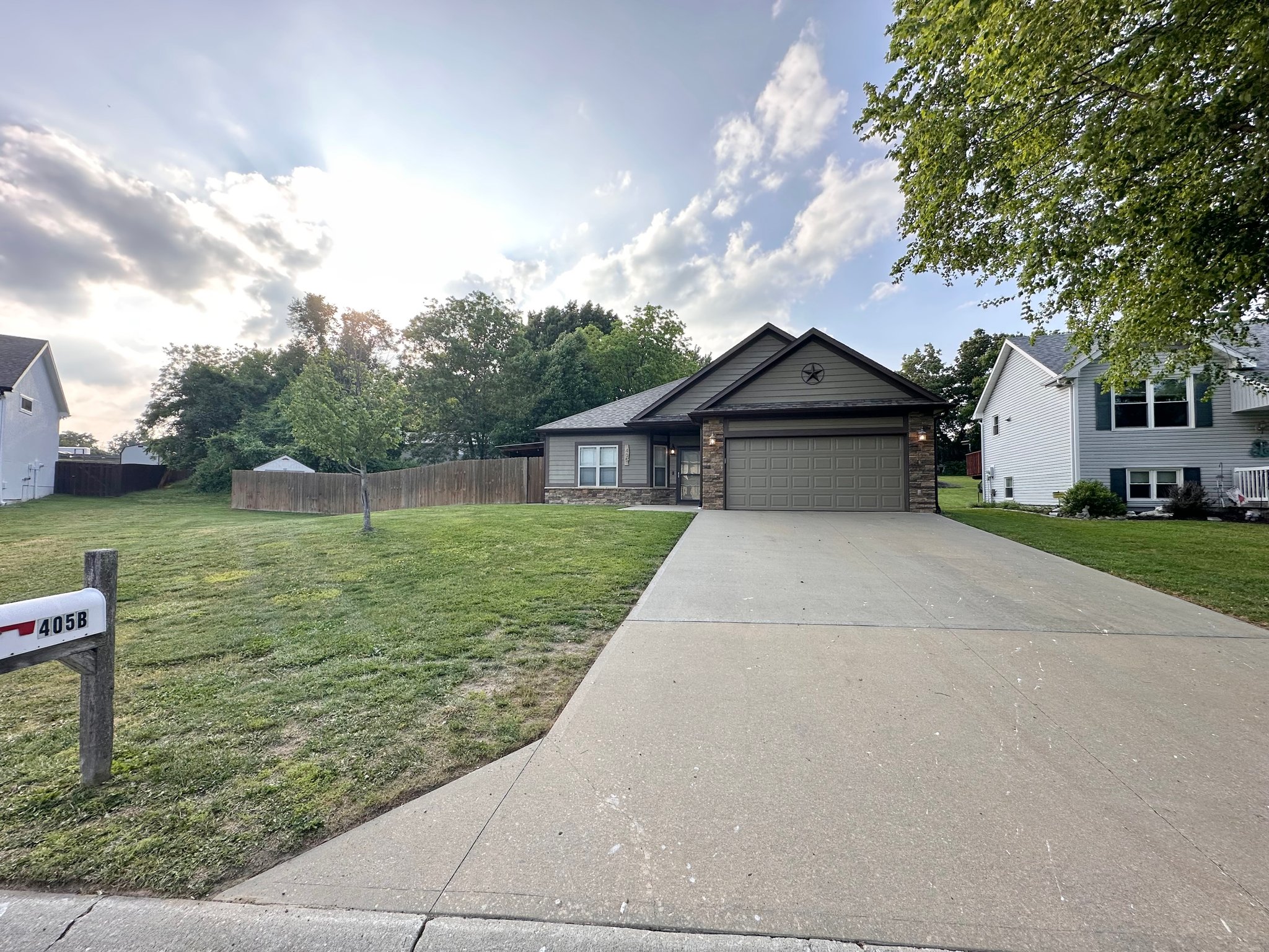 warrensburg House: 405 swallow st