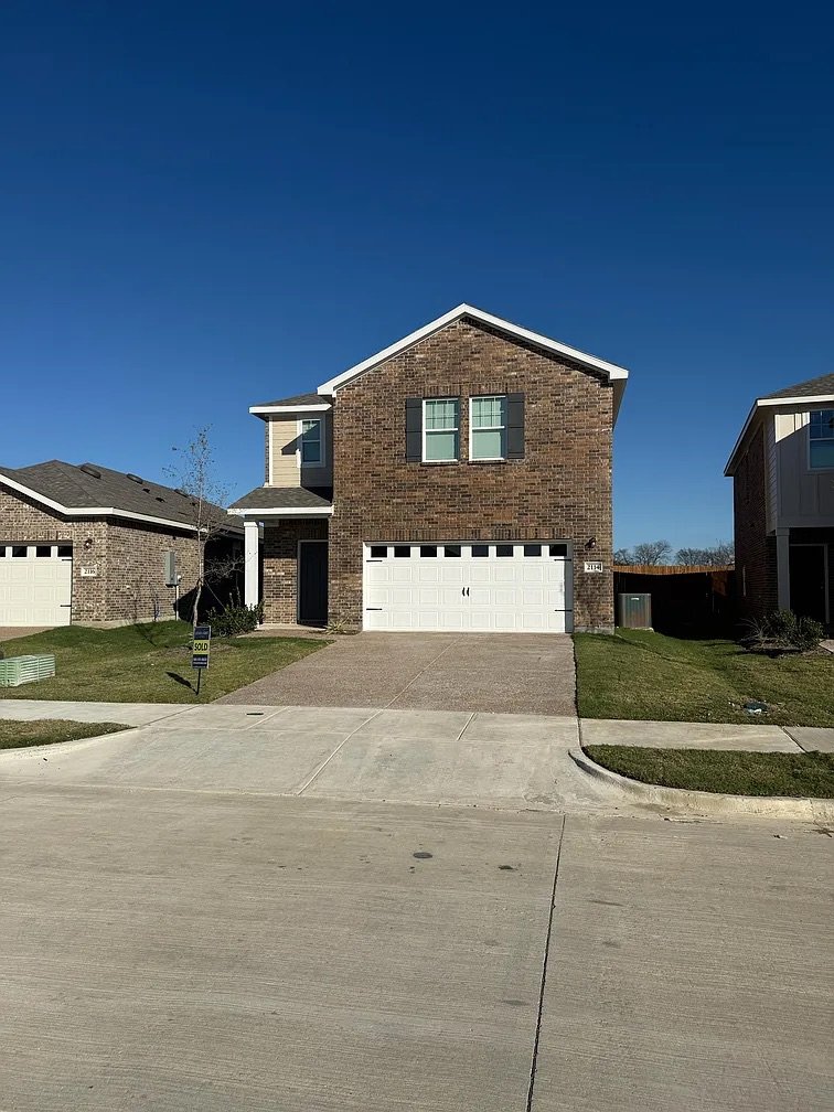 Melissa House: 2114 Meadow Park Dr