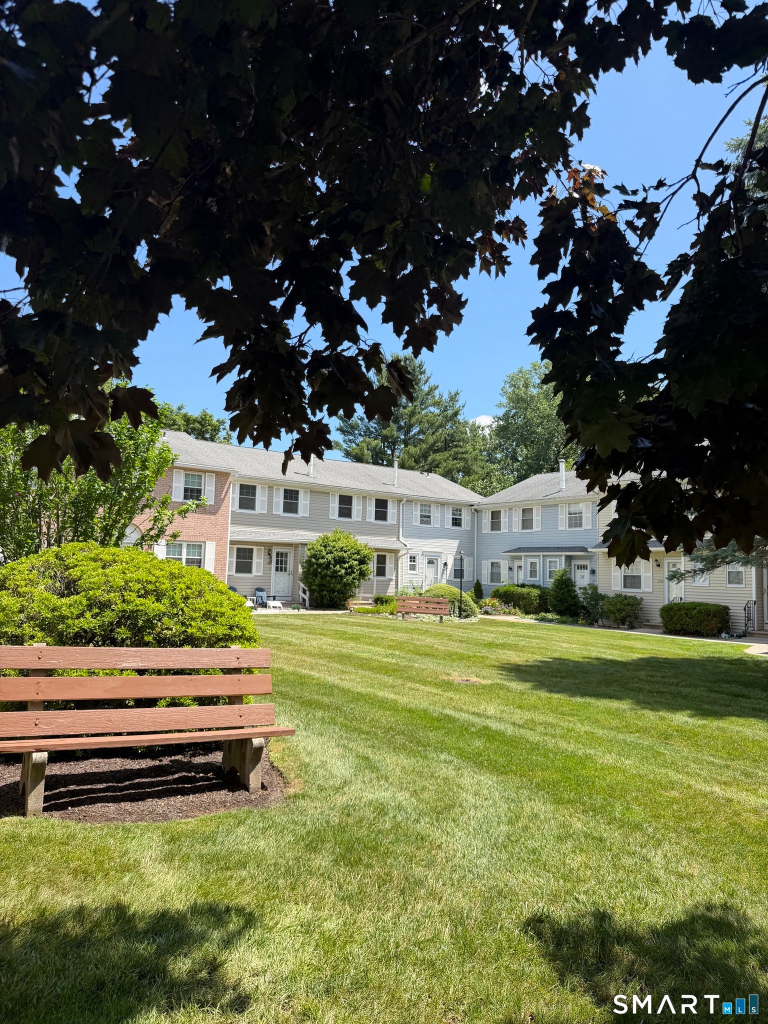 HAMDEN Townhome: 142 EAST GATE LANE