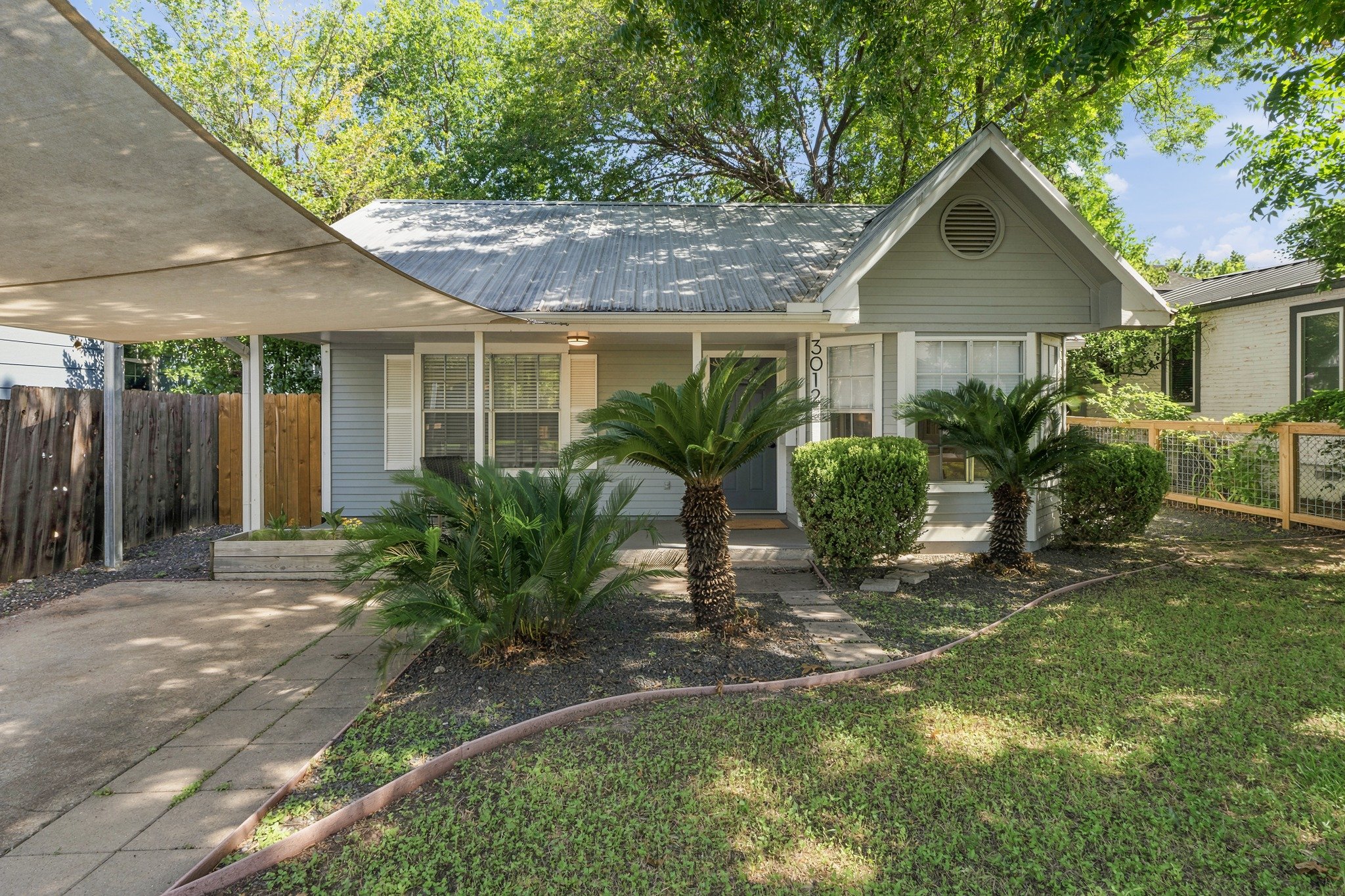 Austin House: 3012 E 16th St