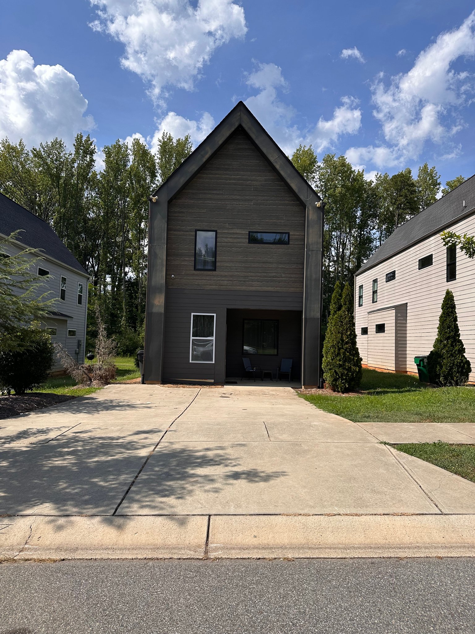 charlotte House: 4131 merlane dr