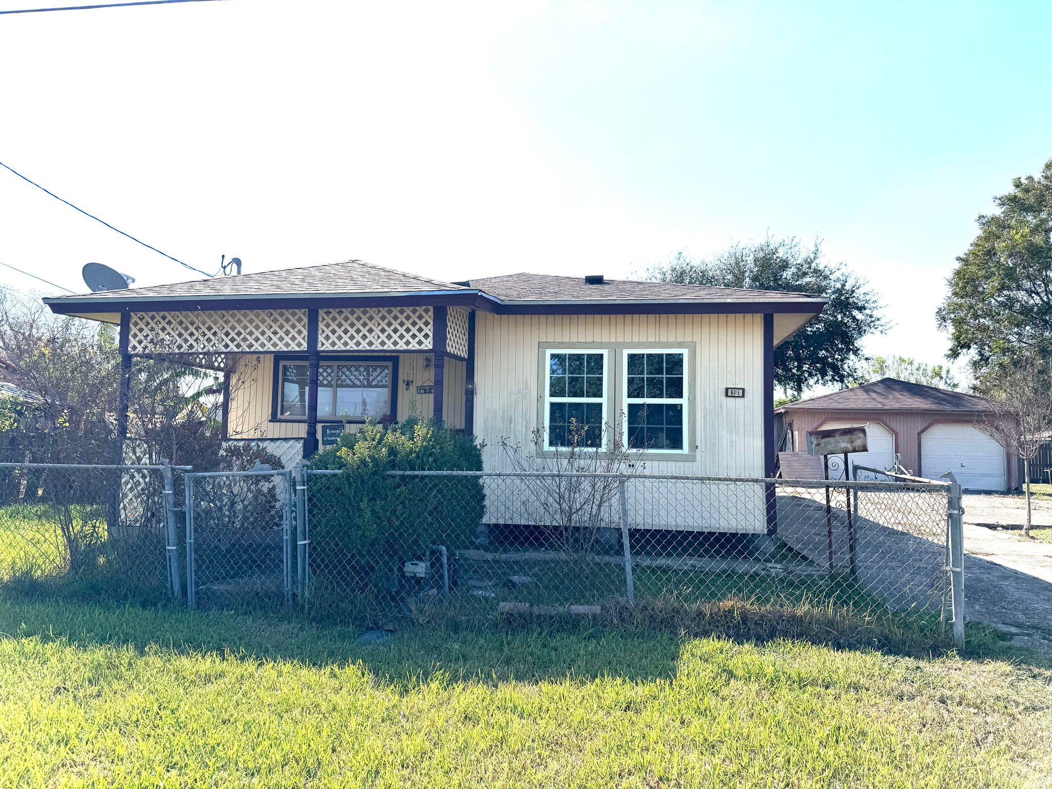 Gregory House: 605 mission Gregory Texas