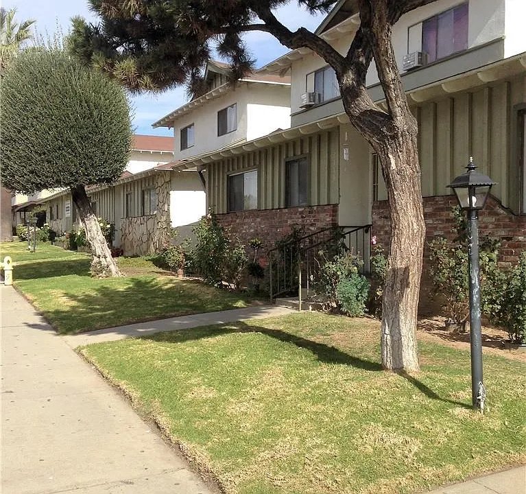 Pomona Apartment: 3114 N Garey ave