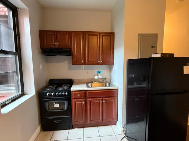 East Orange Apartment: 18 Summit St