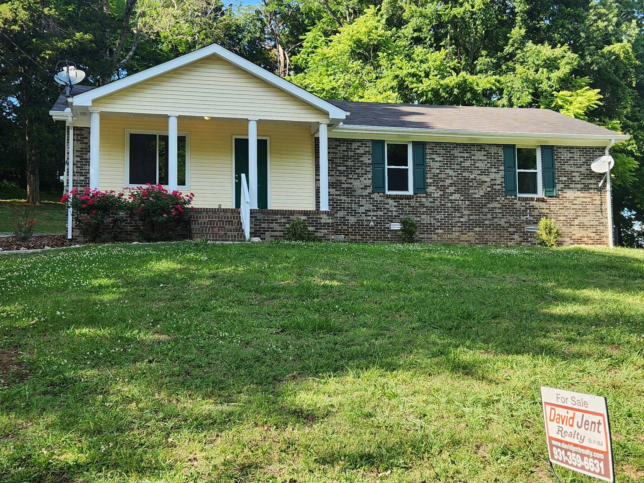 Lewisburg House: 1830 Lowe St.