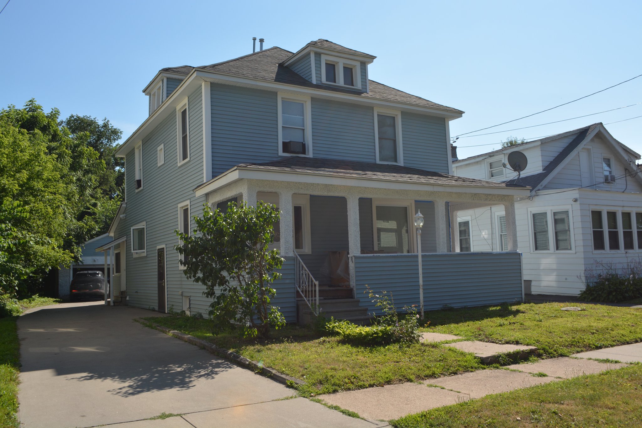 Utica House: 225 Thieme Place