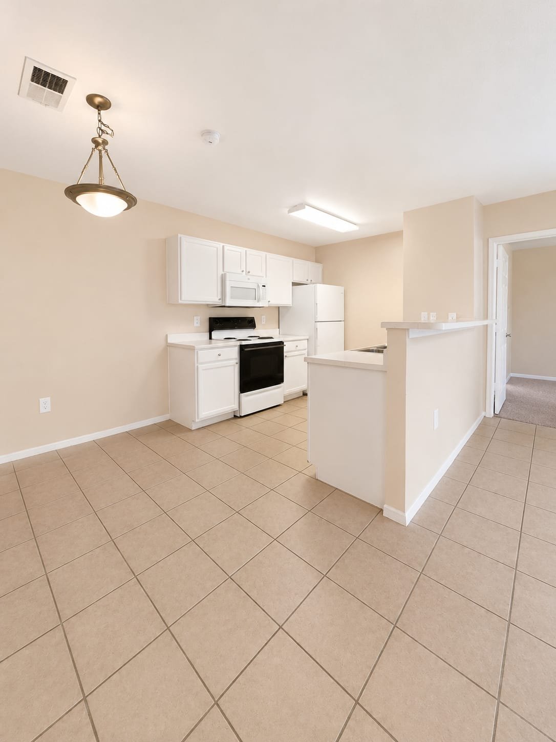 Magnolia Apartment: 811 Cloyd Dr