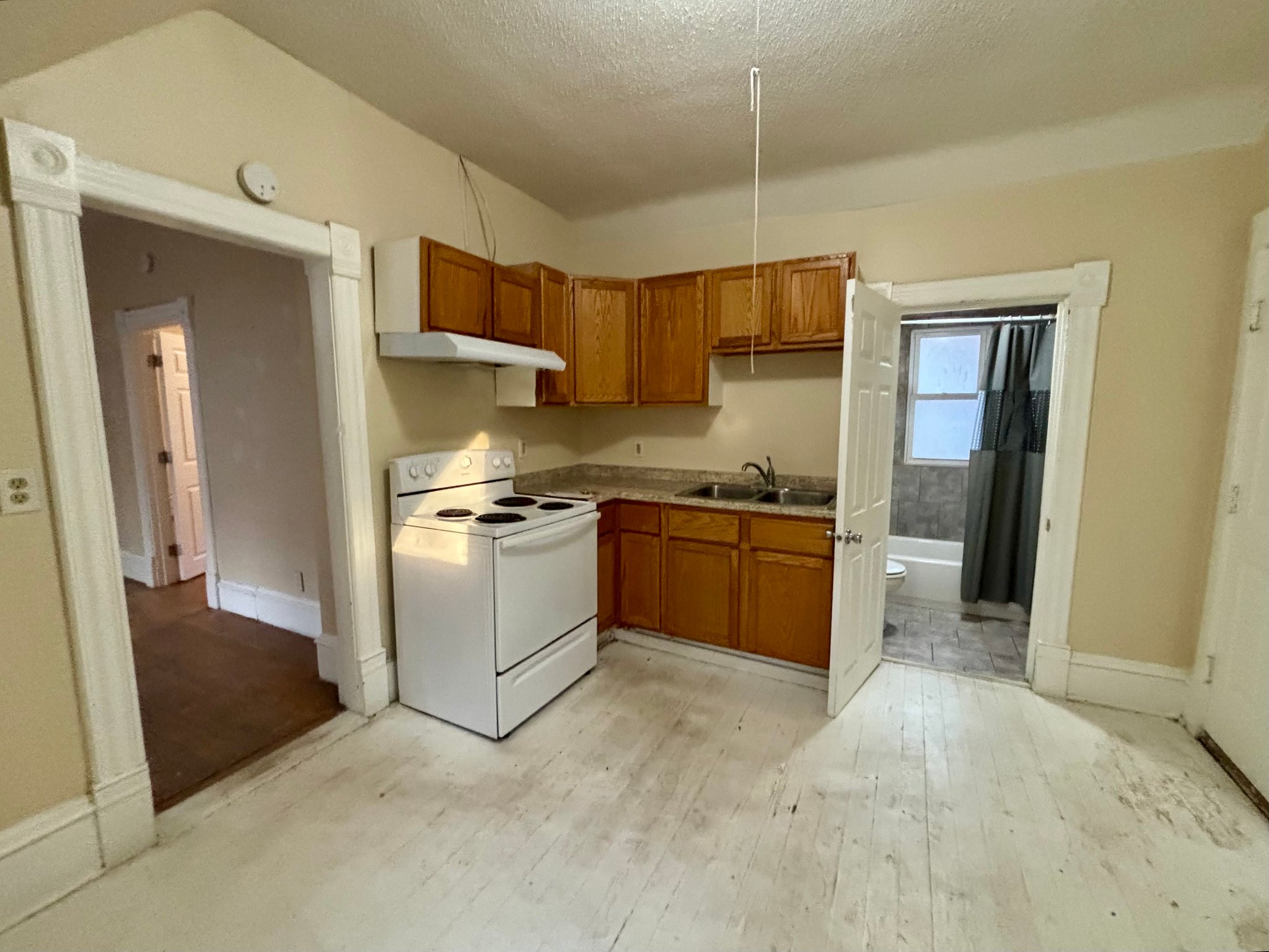 Willmar Apartment: 320 August Ave SE