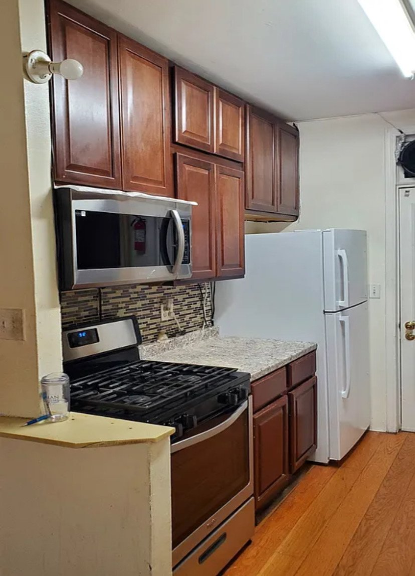 Brooklyn Apartment: 558 19th St