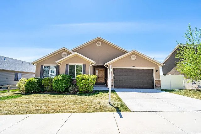 Provo House: 2304 S Alaska Ave