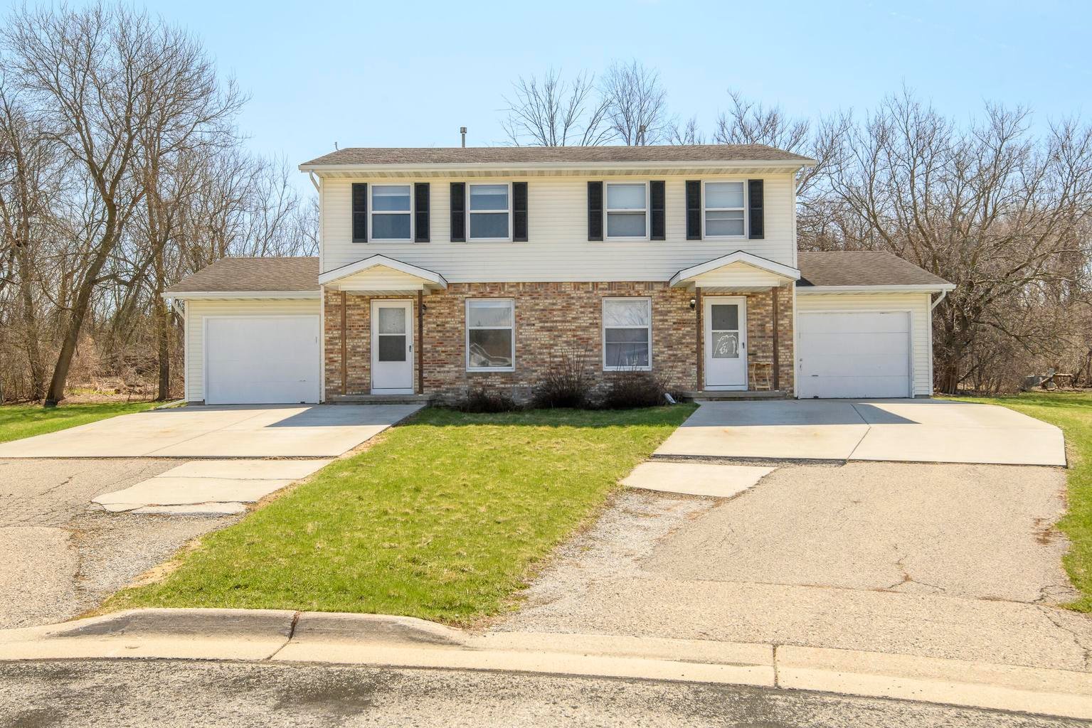 Watertown Multiplex: 208 Applewood Ln