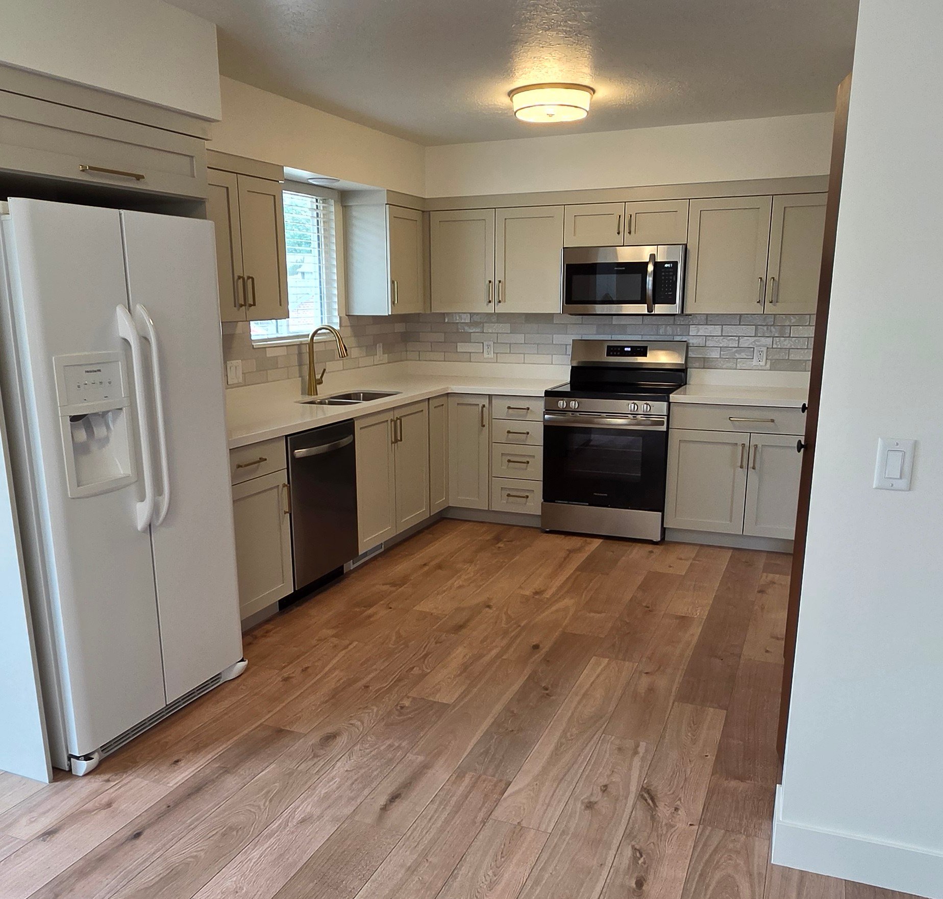 Centerville House: 386 West 1125 North