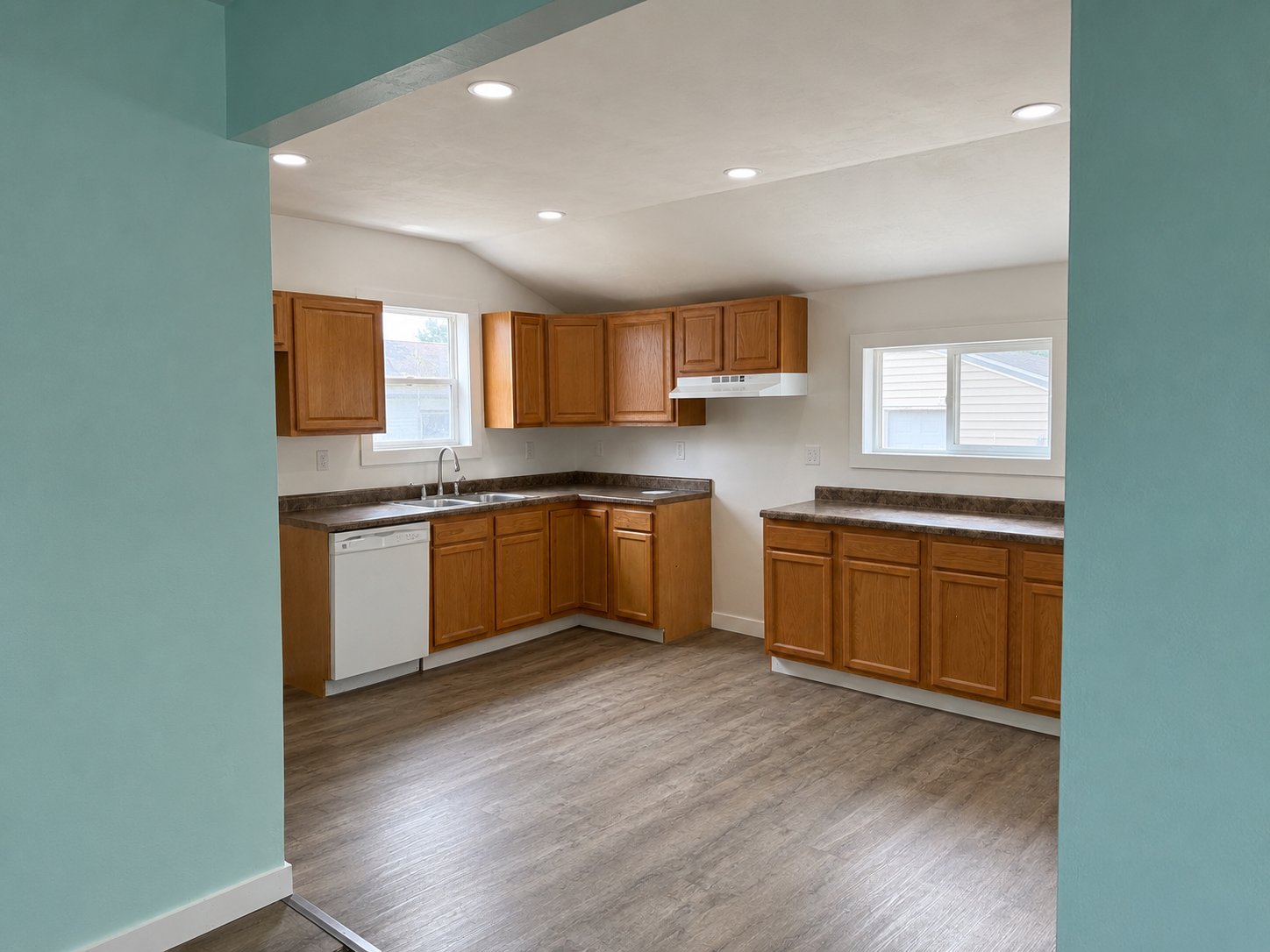 Kimberly House: 232 N Main St
