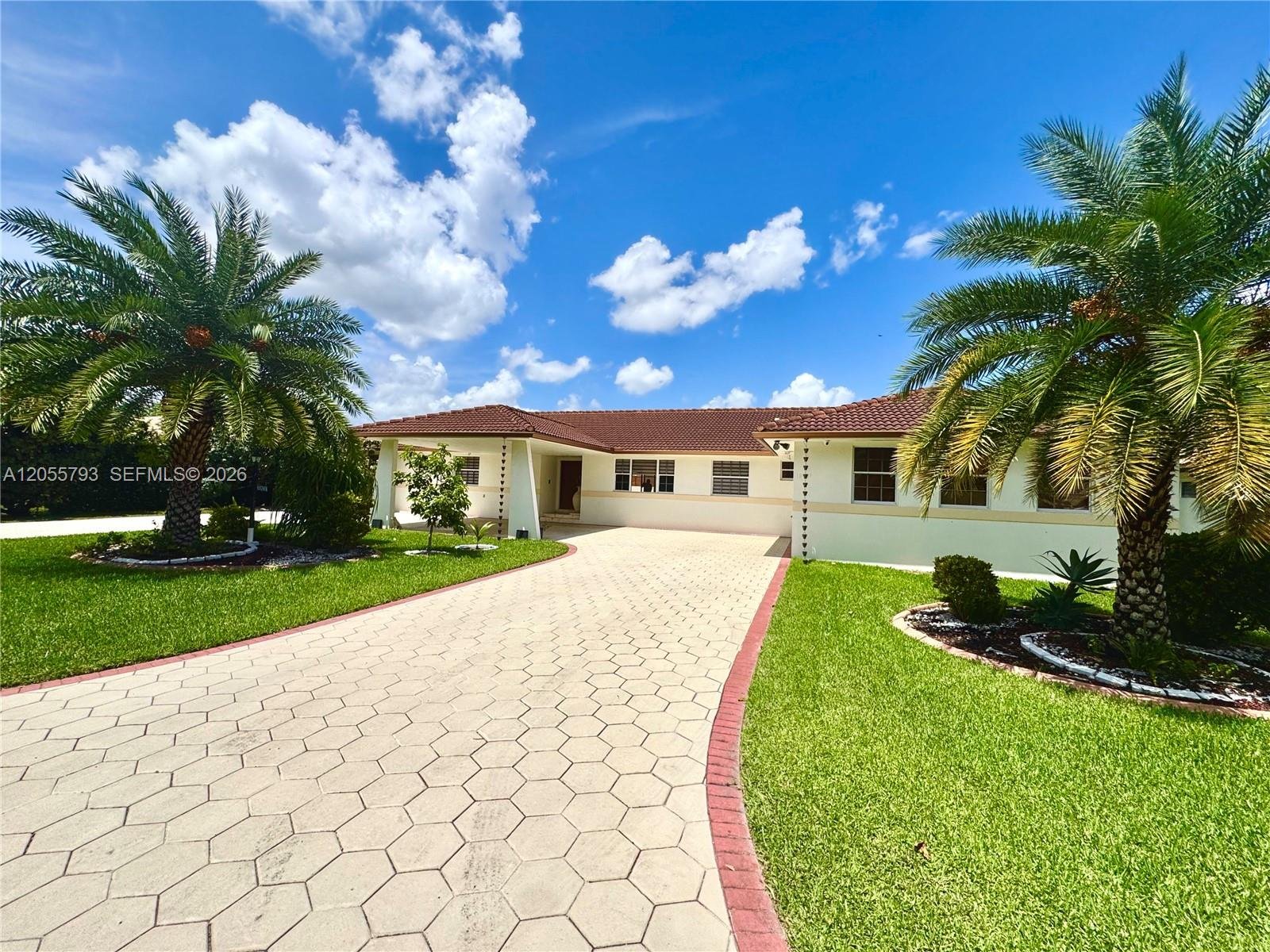 HIALEAH House: 18701 Wentworth Dr