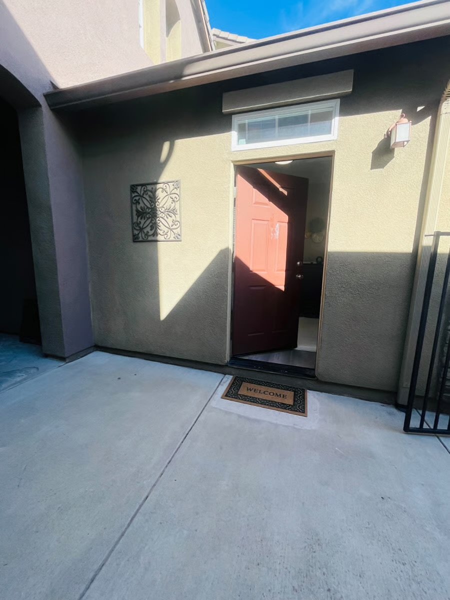 Modesto House: 1513, Christiansen Dr