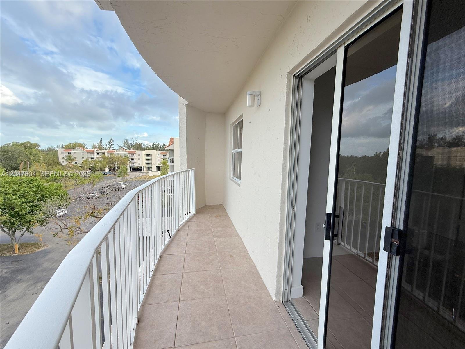 CUTLER BAY Condo: 8260 SW 210th St