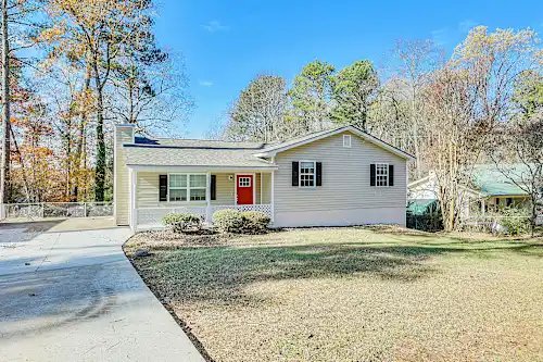 Mableton House: 5603 N Allen Rd Se