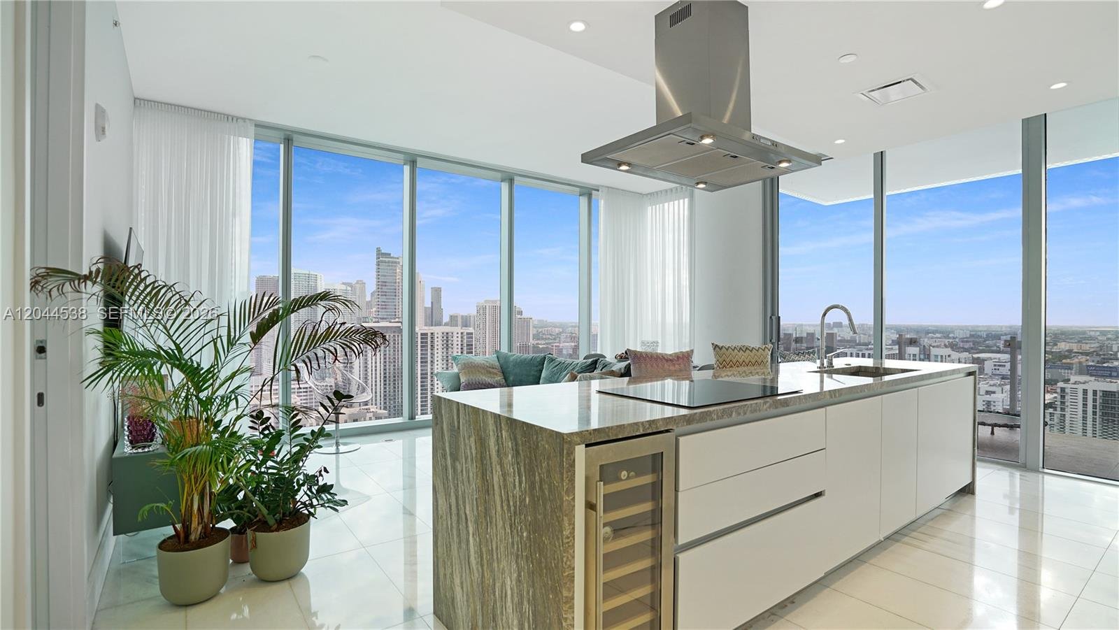 MIAMI Condo: 700 NE 26th Ter