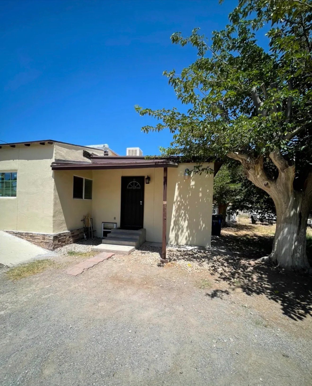El Paso Apartment: 152 S Collingsworth St
