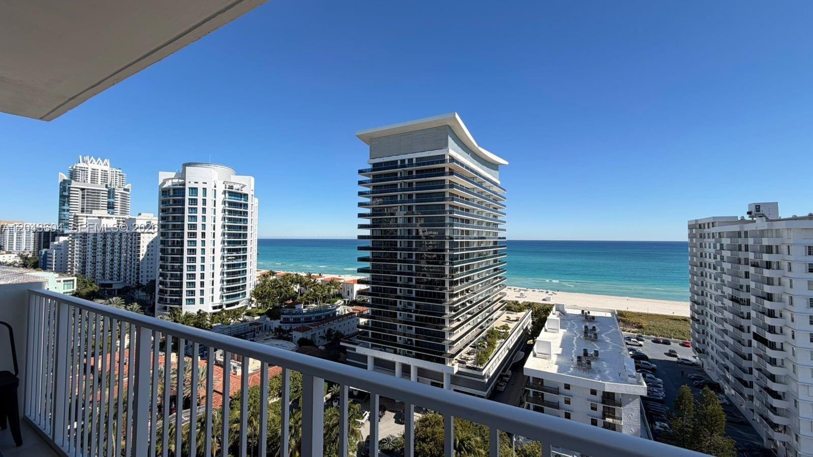 MIAMI BEACH Condo: 5838 Collins Ave