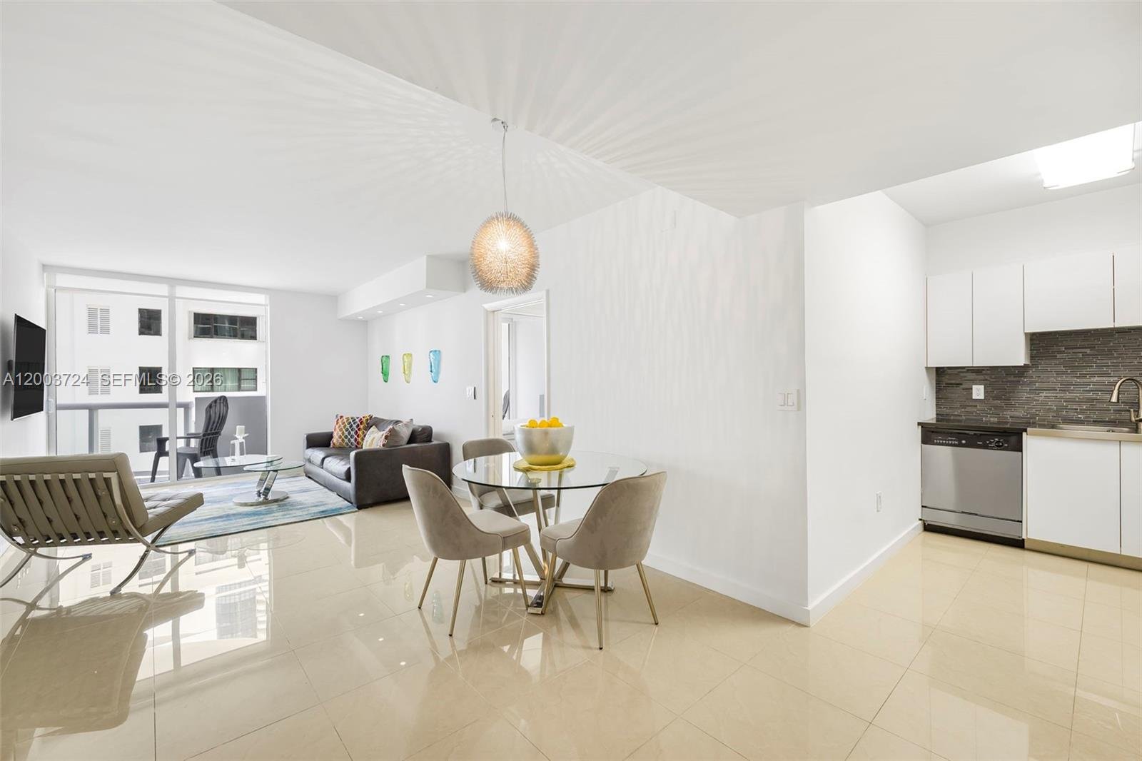 MIAMI BEACH Condo: 6365 Collins Ave