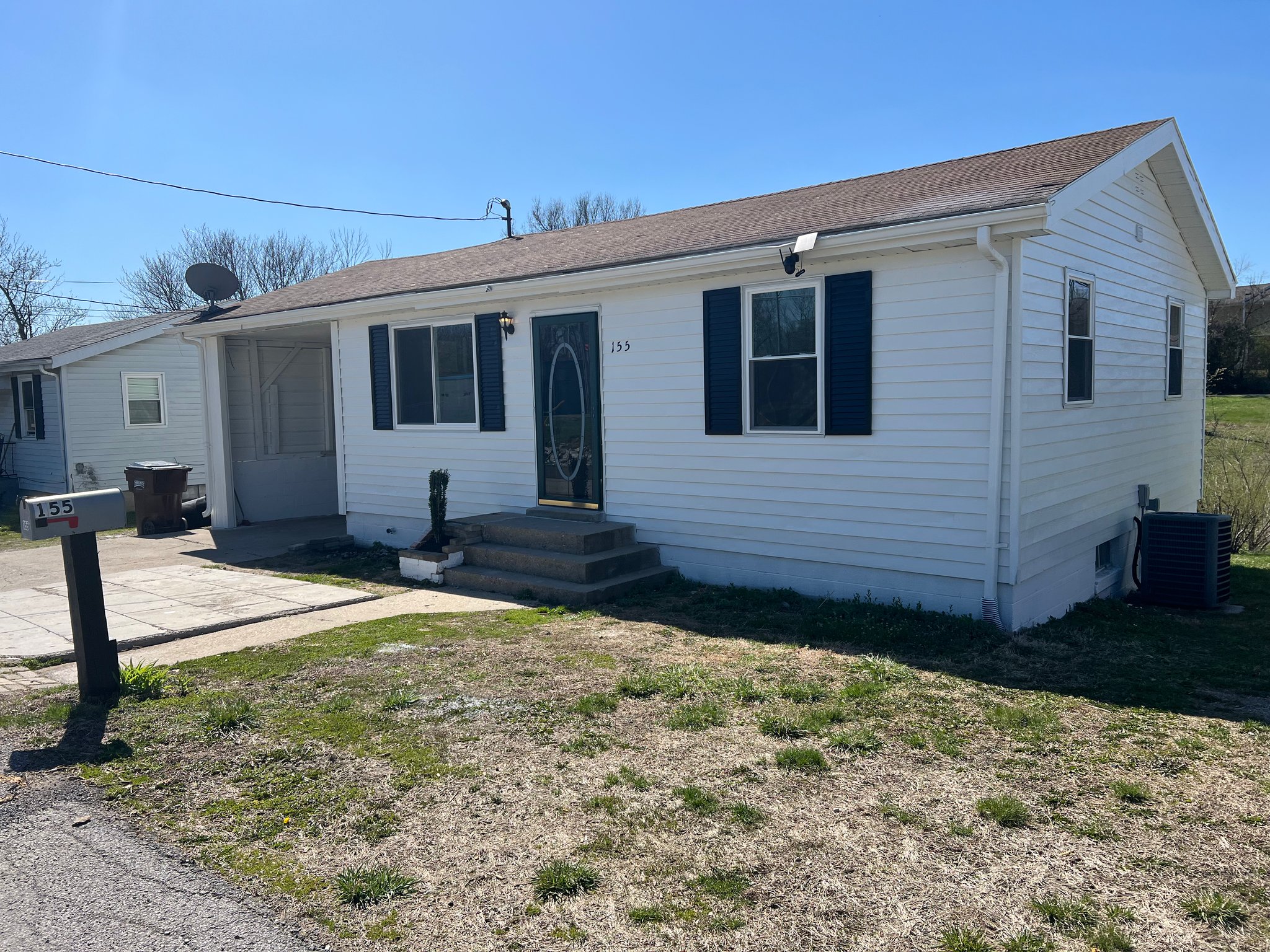 Eminence House: 155 Crabb Ave