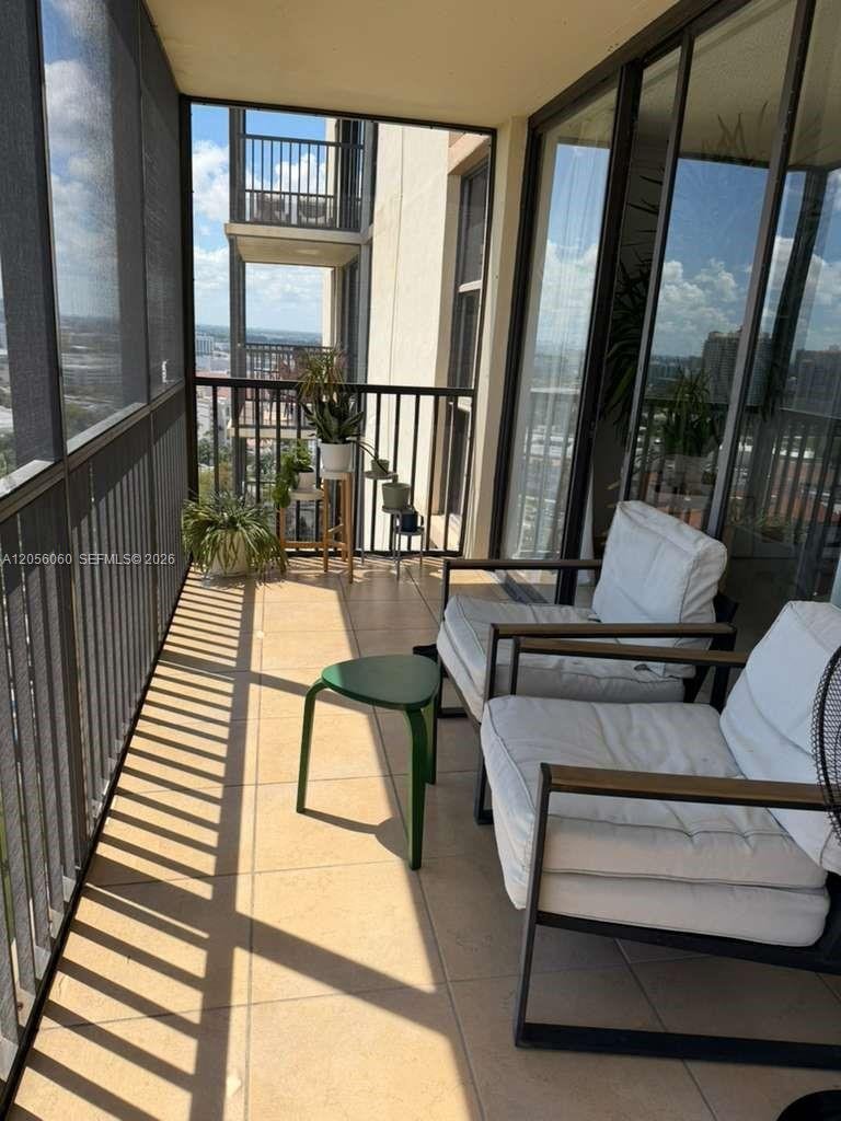 AVENTURA Condo: 20335 W Country Club Dr