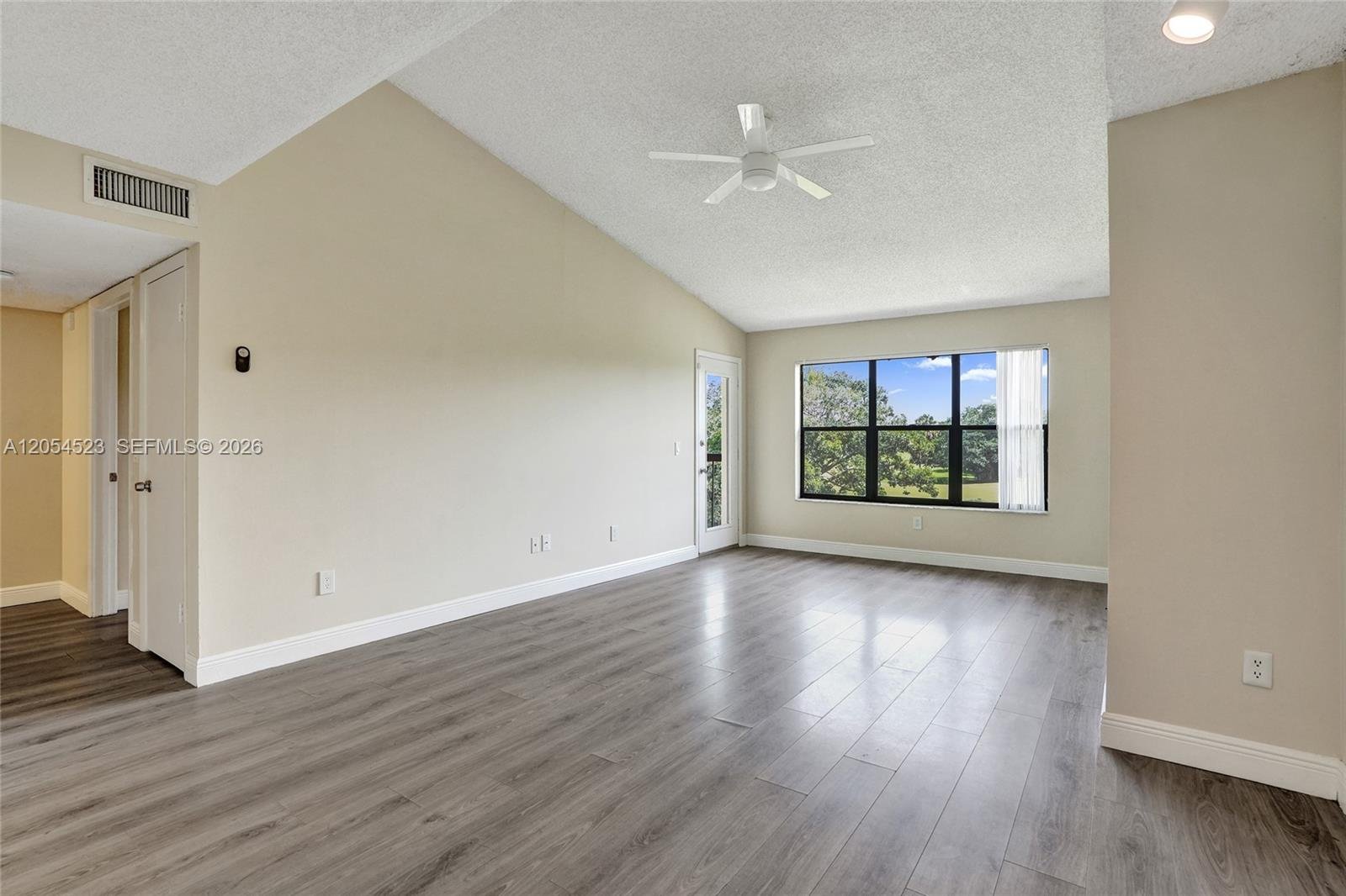 POMPANO BEACH Condo: 4281 W McNab Rd