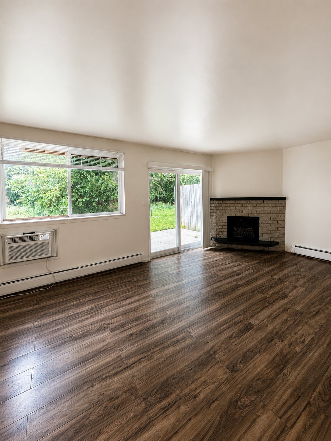 White Lake Townhome: 150 Huronview Ct