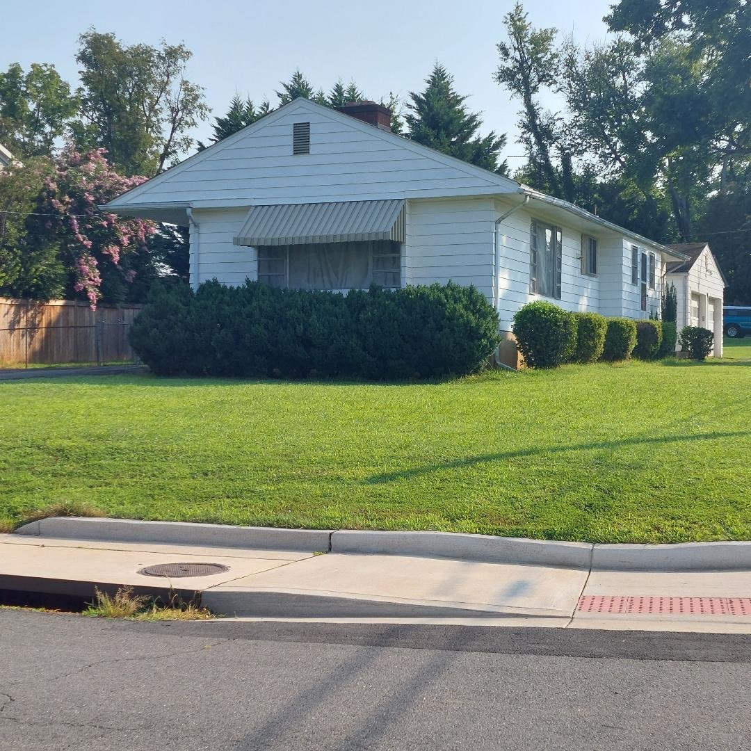 Vienna Single Room: 639 frederick st sw.