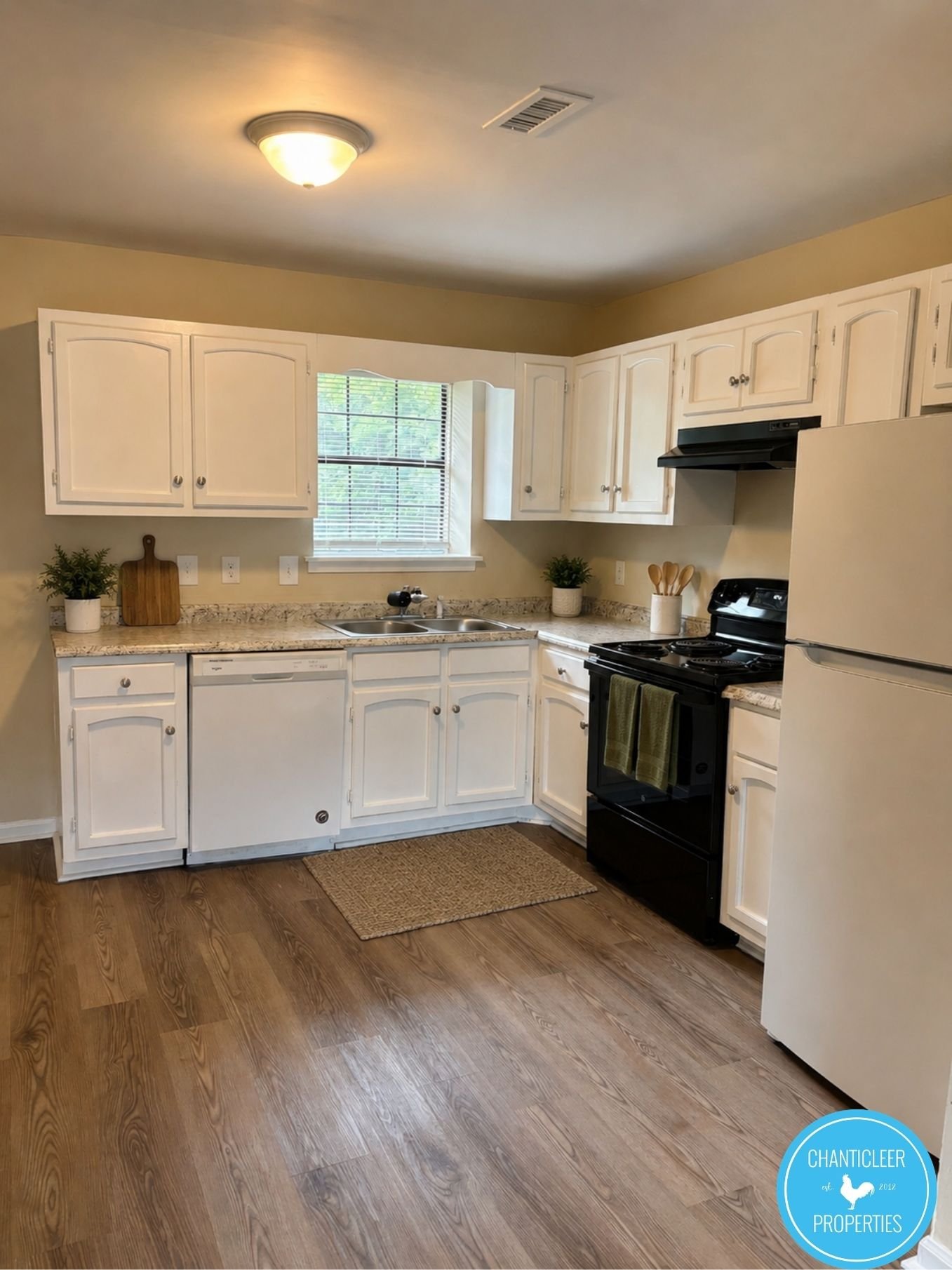 Graham Apartment: 508 East Harden Street