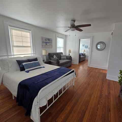 Ocean Grove Apartment: 89 Main Avenue