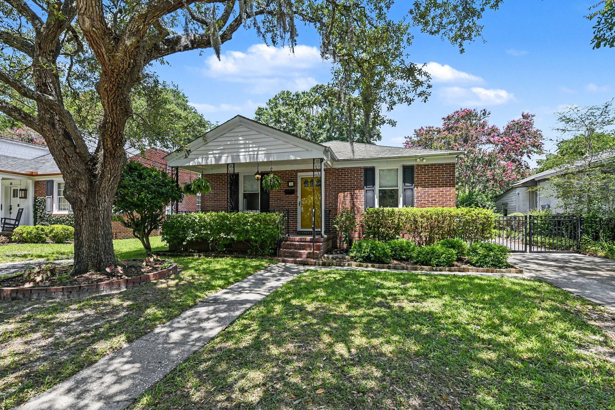 Charleston House: 12 Colleton Dr