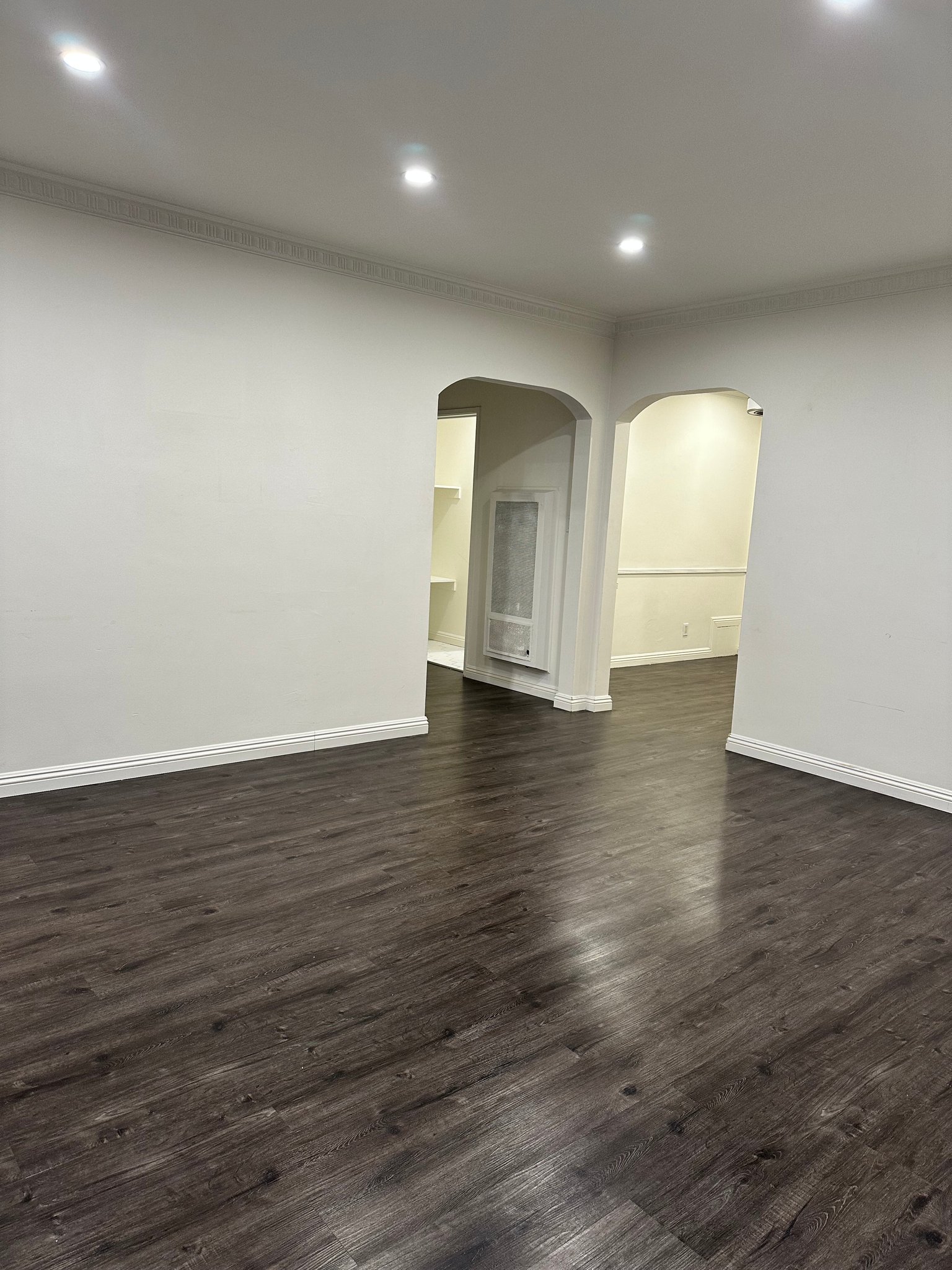 Santa Monica Apartment: 2609 Euclid St