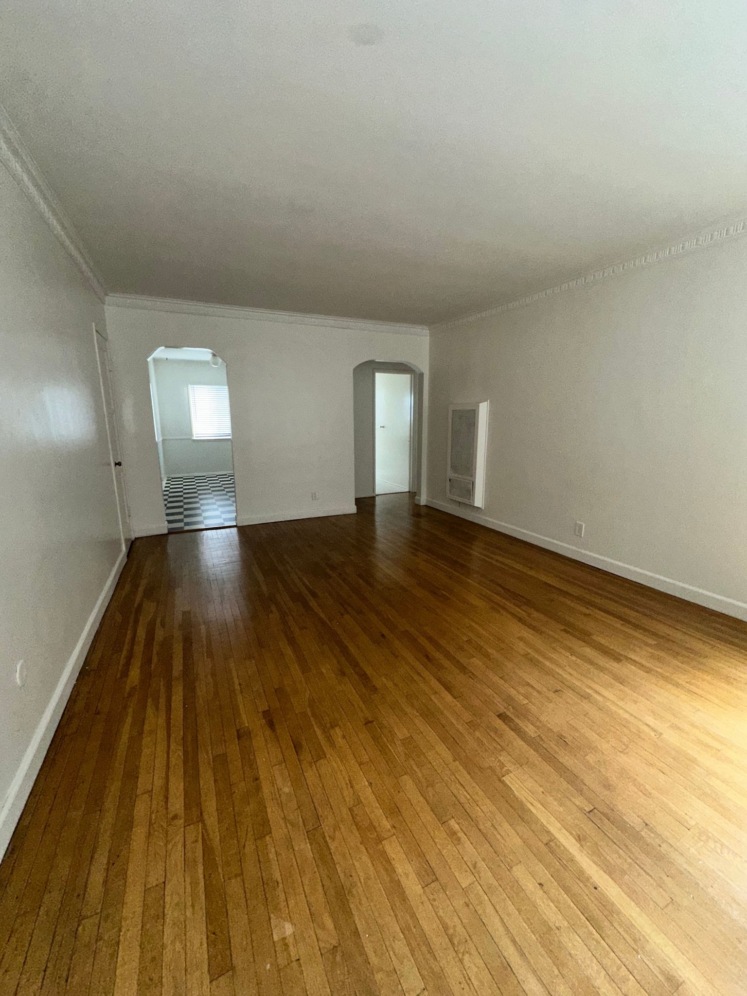 Santa Monica Apartment: 2609 Euclid St