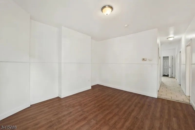 Paterson Apartment: 190 N 1st St